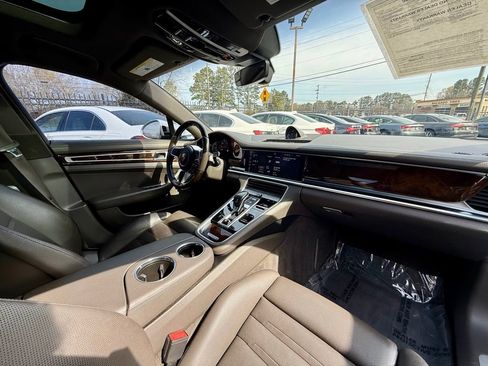 Used 2018 Porsche Panamera 4 w/ Premium Package Plus image 29