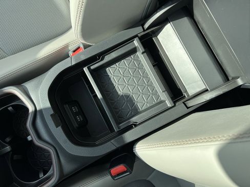 Used 2023 Toyota RAV4 Limited image 25