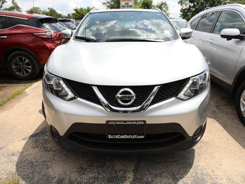 Used 2017 Nissan Rogue Sport SV AWD/4WD image 3