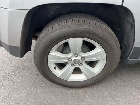 Used 2016 Jeep Patriot Latitude image 12