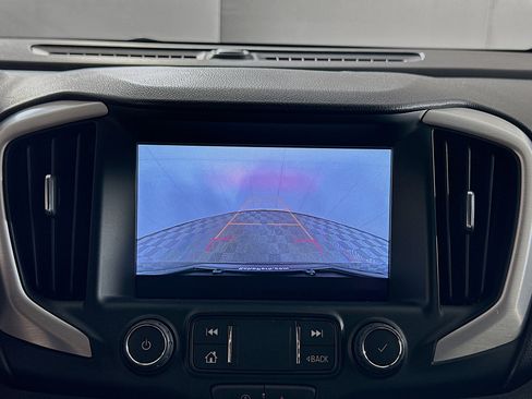 Used 2024 GMC Terrain SLT image 22