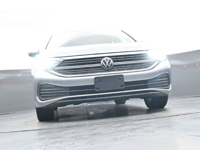 Used 2024 Volkswagen Jetta SE FWD image 38