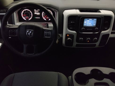Used 2018 RAM 1500 Express RWD image 22