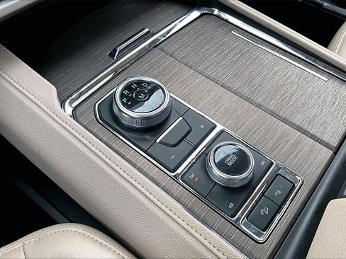 Used 2024 Ford Expedition Max Limited image 33