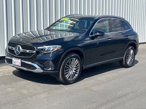 Used 2026 Mercedes-Benz GLC 300 image 1