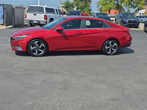 Used 2023 Hyundai Elantra Limited w/ Cargo Package FWD image 4