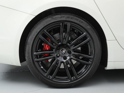 Certified 2023 Maserati Ghibli Modena RWD image 23