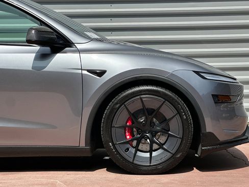 Used 2026 Tesla Model Y Long Range image 34