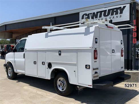 Used 2021 GMC Savana 3500 w/ Power Convenience Package RWD image 6