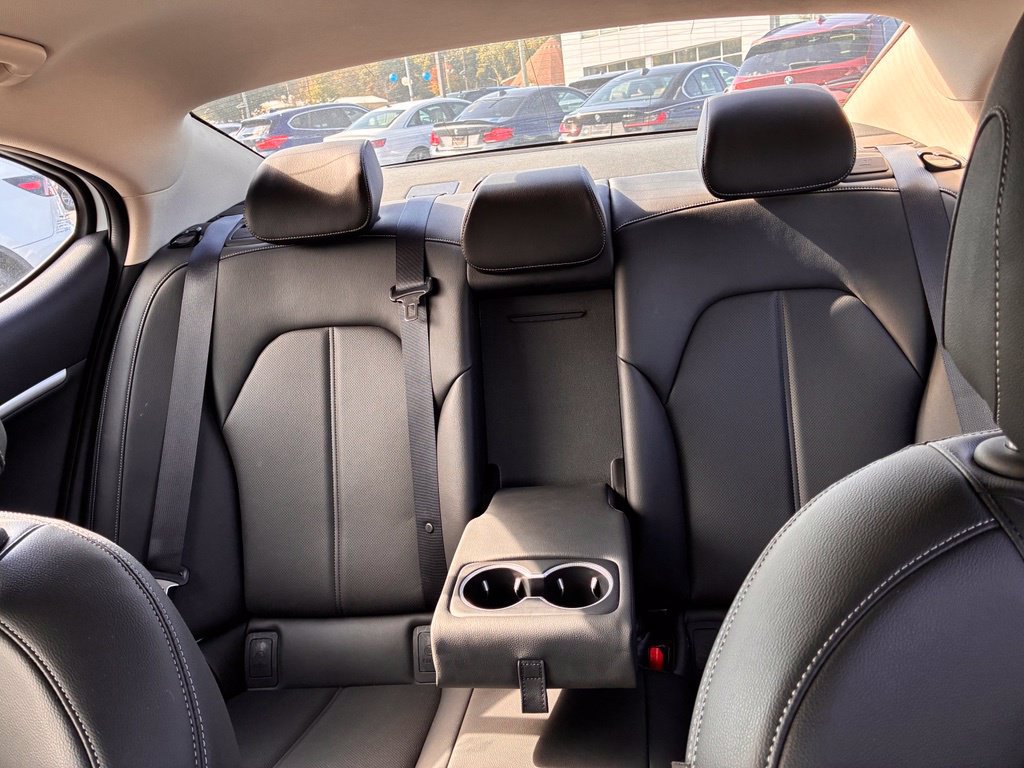 Used 2025 Genesis G70 2.5T AWD/4WD image 17