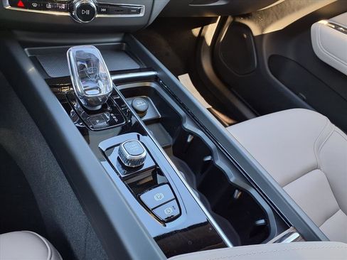 New 2026 Volvo XC60 B5 Plus w/ Protection Package Premier image 14