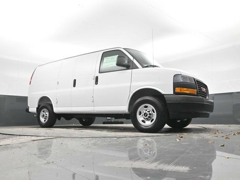 New 2025 GMC Savana 2500 w/ Driver Convenience Package RWD image 36