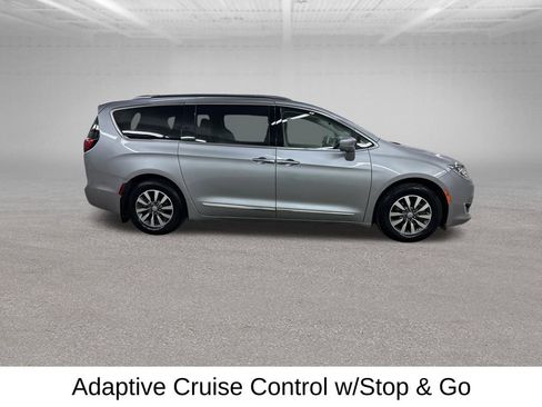 Used 2020 Chrysler Pacifica Touring-L Plus w/ Advanced Safetytec Group FWD image 13