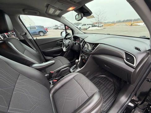 Used 2019 Chevrolet Trax LT w/ LT Convenience Package image 23