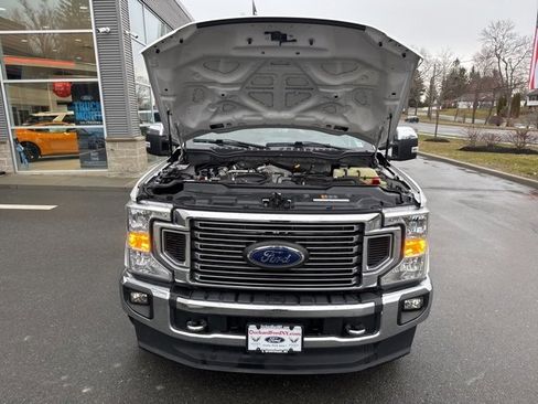 Certified 2022 Ford F350 Lariat w/ Chrome Package image 17