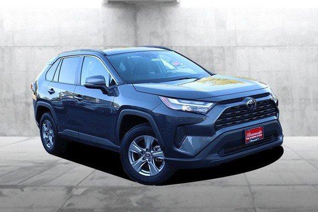 Used 2025 Toyota RAV4 XLE AWD/4WD image 2