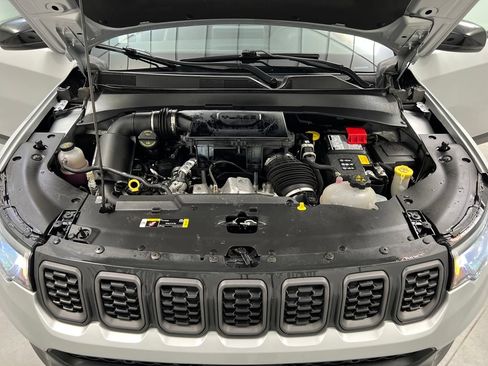 Used 2025 Jeep Compass Trailhawk AWD/4WD image 63