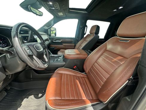 Used 2024 GMC Sierra 3500 Denali Ultimate AWD/4WD image 10