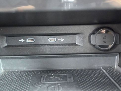 Used 2022 Volkswagen Tiguan SE R-Line image 23