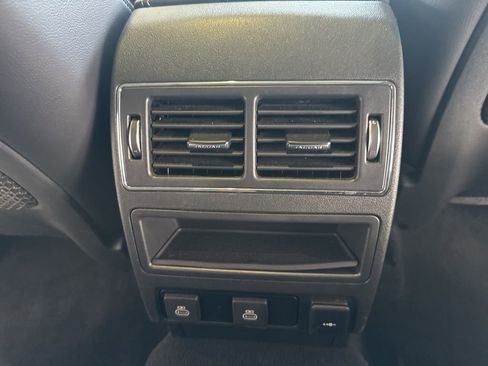 Used 2025 Jaguar F-PACE R-Dynamic S image 33