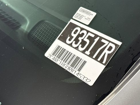 Used 2024 Chrysler Pacifica Touring-L image 25