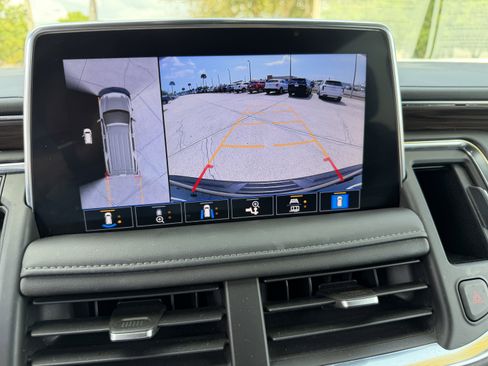 Used 2021 Chevrolet Tahoe Z71 w/ Luxury Package image 25