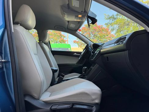 Used 2018 Volkswagen Tiguan SE FWD image 22