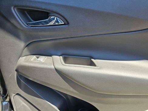 Used 2019 Chevrolet Equinox LT FWD image 11