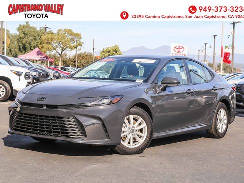 Certified 2025 Toyota Camry LE image 1