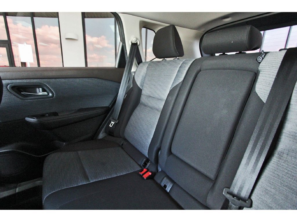 Used 2023 Nissan Rogue SV FWD image 12