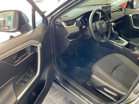 Certified 2025 Toyota RAV4 LE AWD/4WD image 8