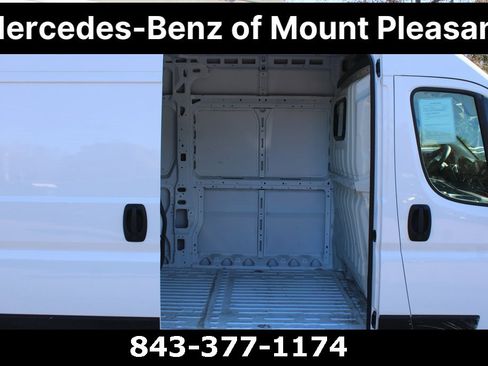 Used 2025 RAM ProMaster 2500 w/ Convenience Group image 5