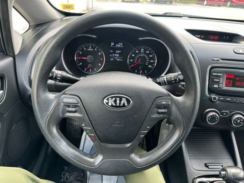 Used 2017 Kia Forte LX FWD image 2