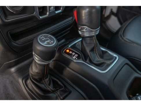 Used 2021 Jeep Gladiator Overland AWD/4WD image 28