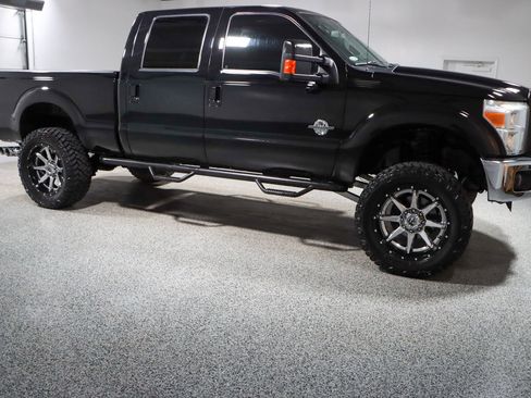 Used 2016 Ford F250 Lariat w/ Lariat Ultimate Package AWD/4WD image 6