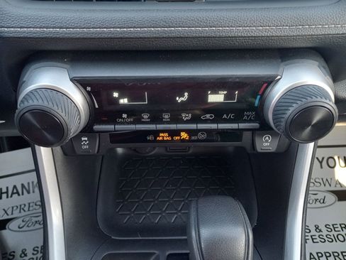 Used 2024 Toyota RAV4 LE image 20