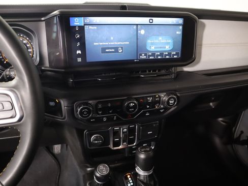 Used 2024 Jeep Wrangler Sahara image 5
