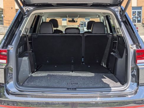 Used 2023 Volkswagen Atlas SE AWD/4WD image 6