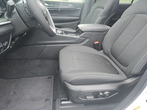 Used 2025 Jeep Grand Cherokee L Laredo w/ Luxury Tech Group I image 25