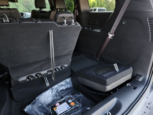 New 2026 Chrysler Pacifica Select FWD image 9