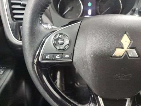 Used 2019 Mitsubishi Outlander SE image 26