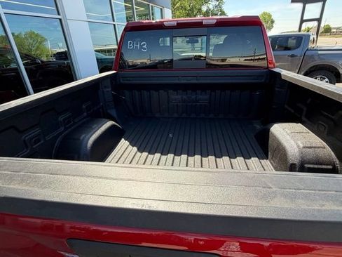 New 2026 GMC Sierra 1500 SLT AWD/4WD image 7