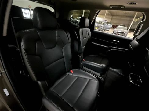 Used 2025 Kia Telluride S AWD/4WD image 26