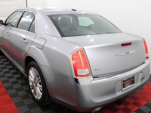 Used 2014 Chrysler 300 AWD image 4