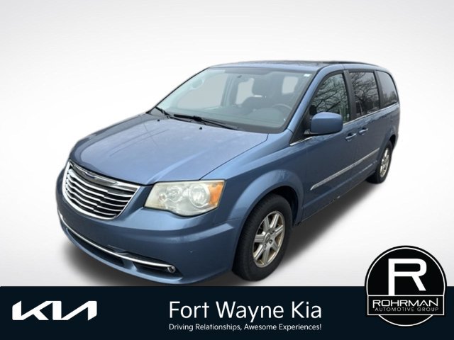 Used 2011 Chrysler Town & Country Touring FWD image 1
