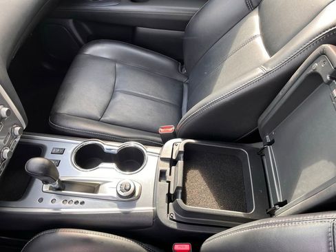 Used 2019 Nissan Pathfinder SL image 39