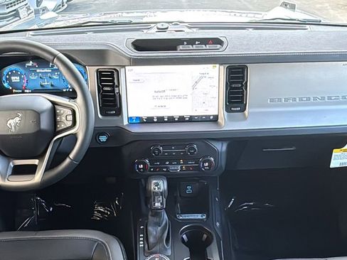 New 2025 Ford Bronco Outer Banks AWD/4WD image 9