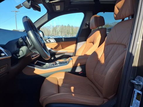 Used 2025 BMW X5 xDrive50e w/ M Sport Package image 6
