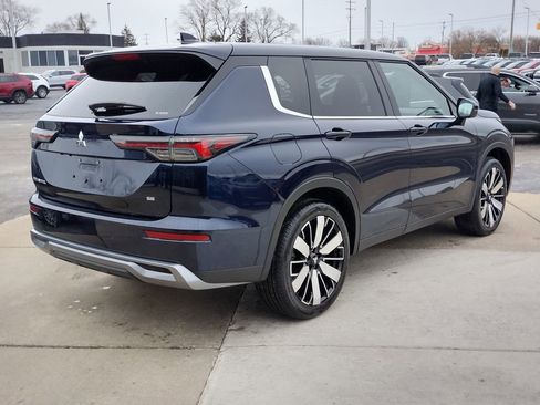 New 2026 Mitsubishi Outlander SE image 15