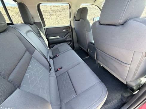 Certified 2025 Nissan Frontier SV image 30